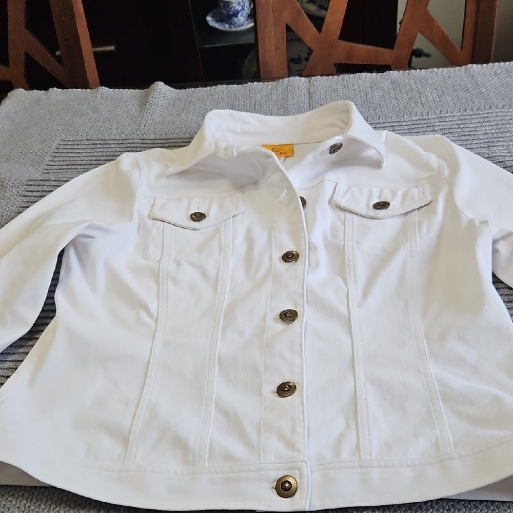 Ruby Rd. White Button-Up Shirt - Picture 2 of 4